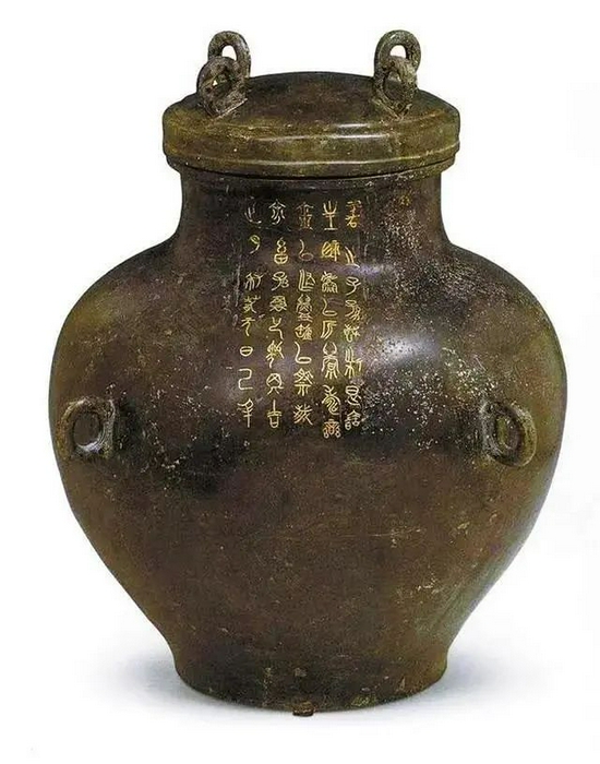 栾書缶   通(tōng)高(gāo)40.8cm  口徑16.5cm  足徑17cm 青銅  戰國(guó)  國(guó)家博物(wù)館藏